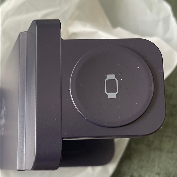 3-in-1 Black Charging Stand IPhone - Picture 4 of 6